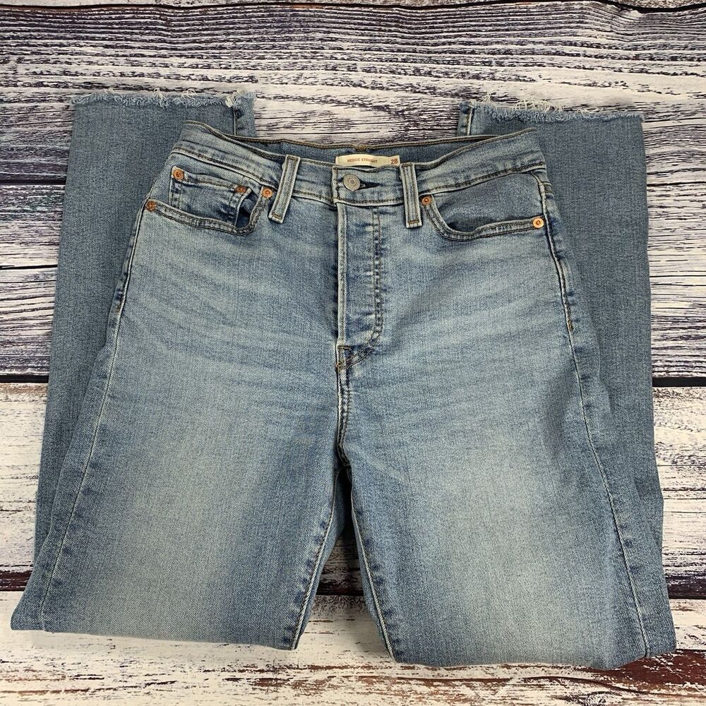 Levi’s Wedgie Straight Ripped Knee Raw Hem Blue Jeans Women’s Size 28